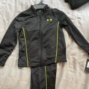 Boys under armor track set